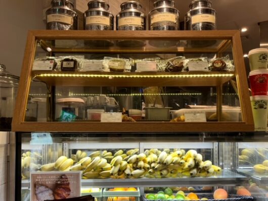 アースカフェ・テラスモール湘南店のクロワッサンと焼き菓子