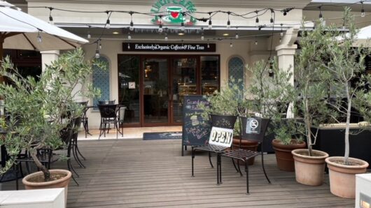 アースカフェ代官山店の入り口