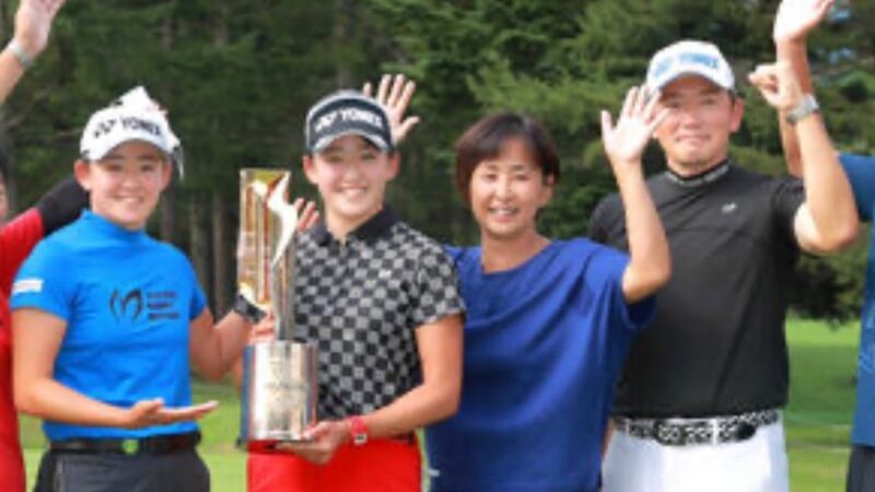 双子姉妹の家族を紹介するイメージ画像