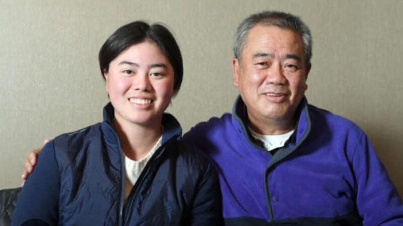 親子で並んで撮影している様子