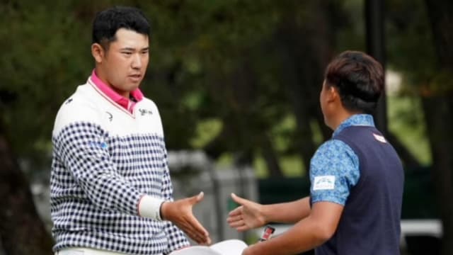 ジュニア時代に大会で戦った選手とプロ転向後に再び戦っている様子