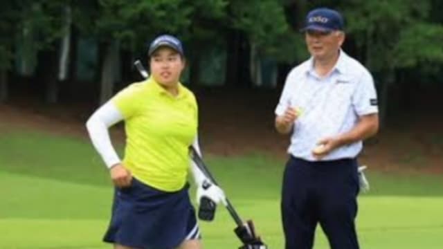 弟子のプロゴルファーを紹介するイメージ画像
