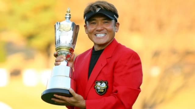プロゴルファーの経歴を紹介するイメージ画像