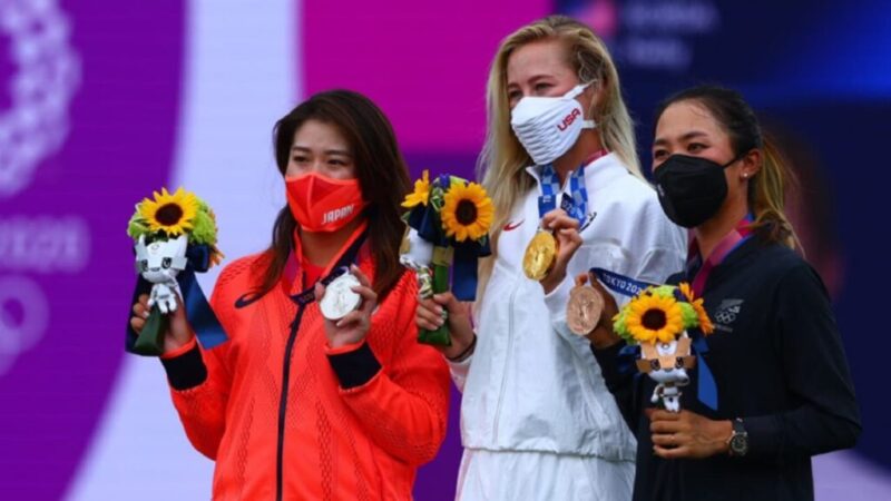 東京オリンピック女子ゴルフ表彰式のイメージ画像