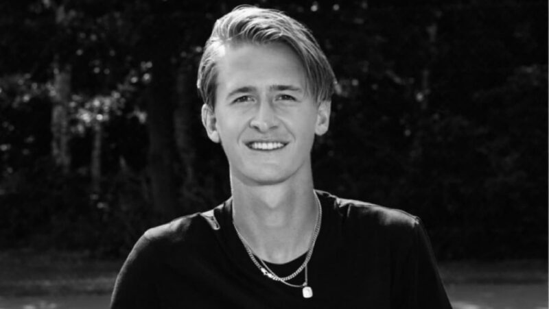 実家の弟を紹介するイメージ画像