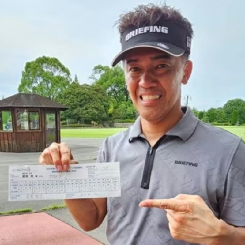 ゴルフのティーチングプロ実技試験に合格したことを紹介するイメージ画像